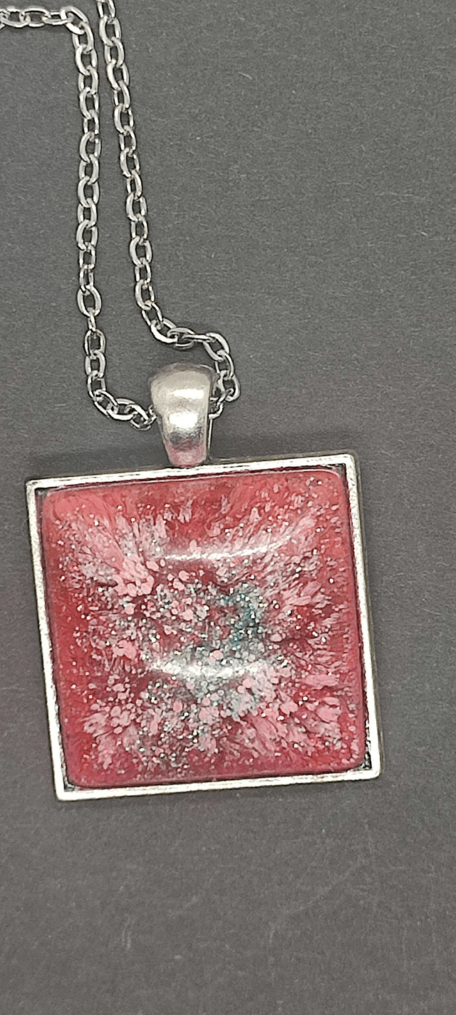 collier carré