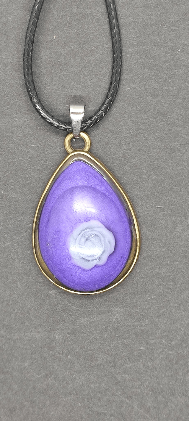 collier ovale