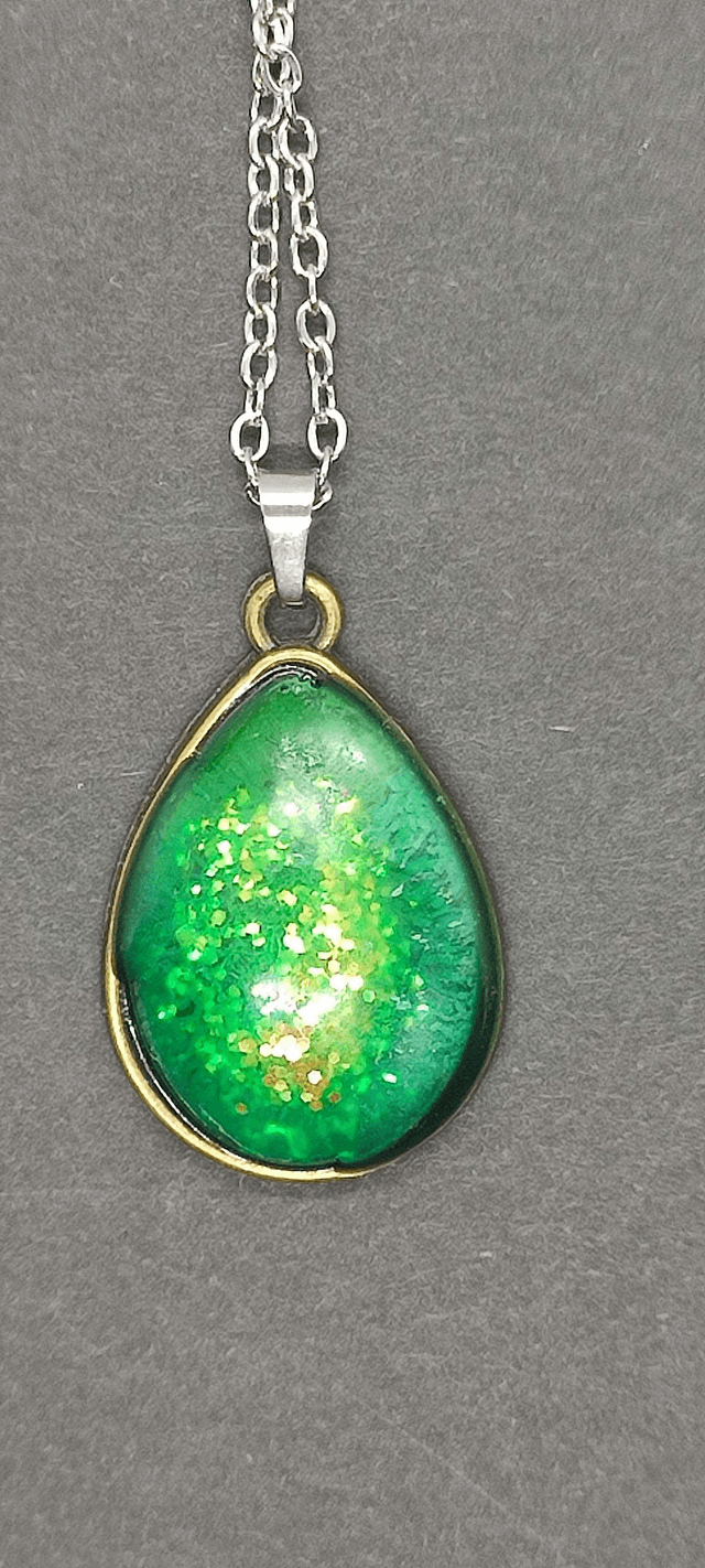 collier ovale