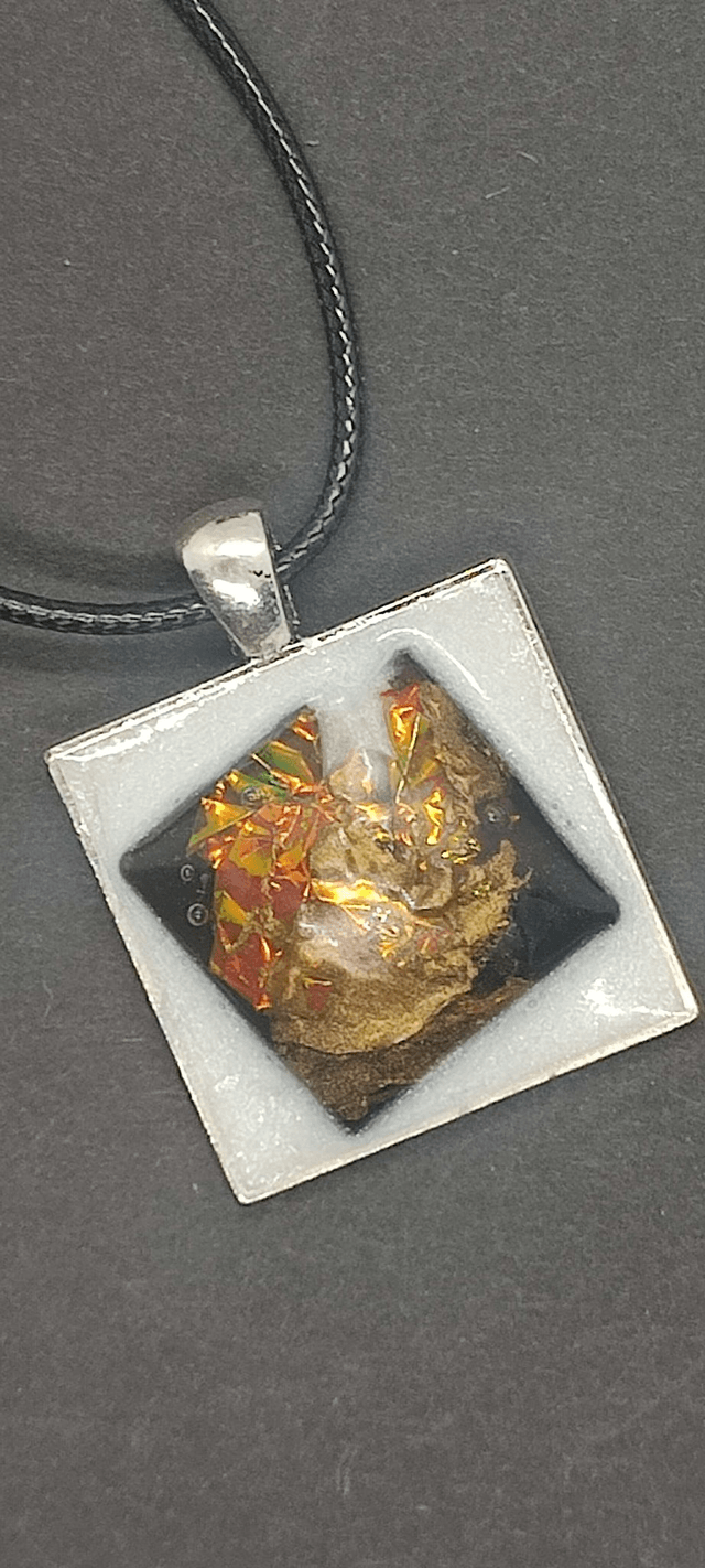 collier carré