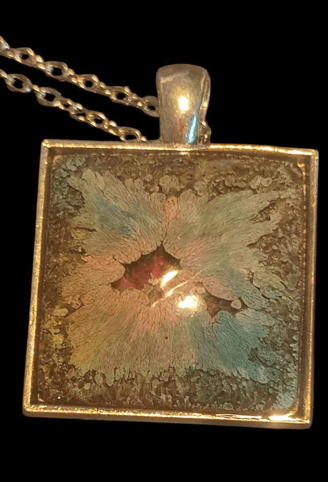 collier carré