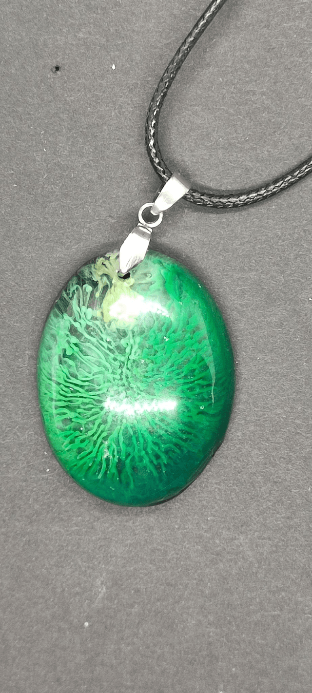collier ovale